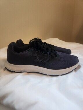Nike Women’s Black and White Running Sneakers